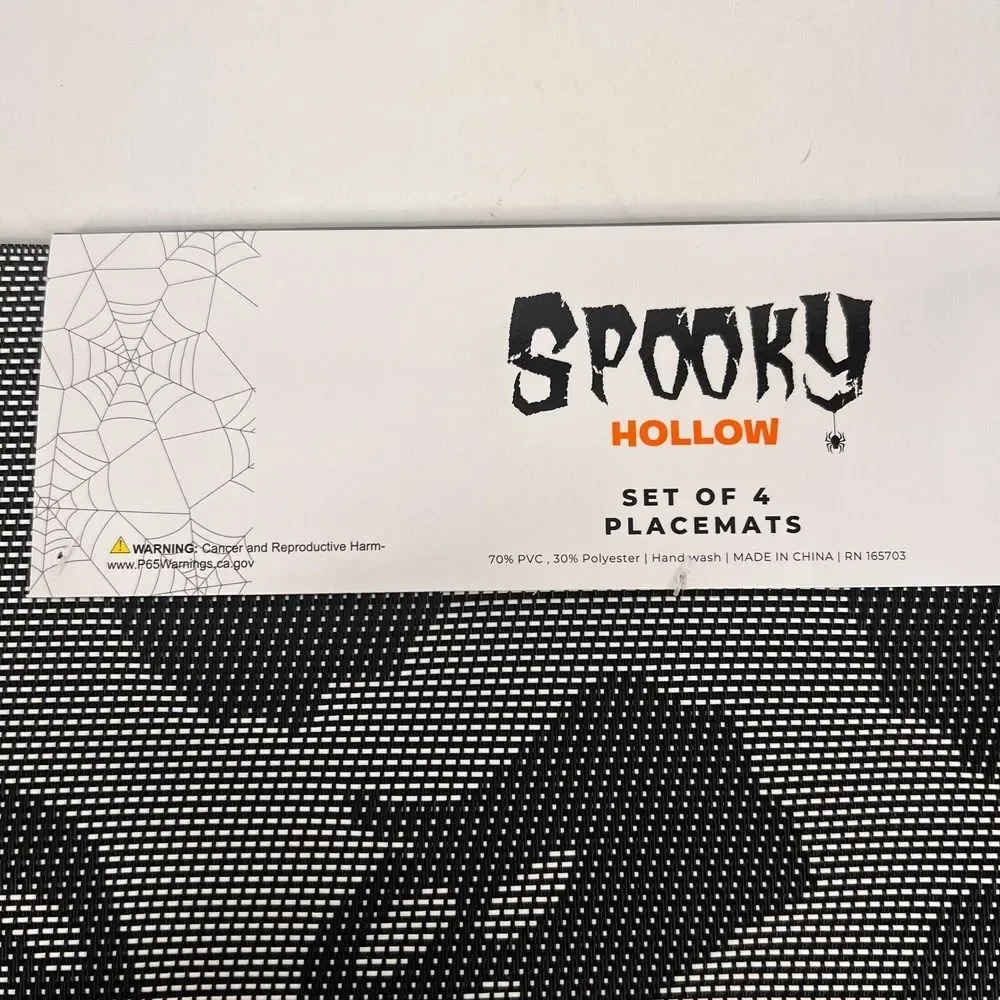 SPOOKY HOLLOW Dinner Placemats 4 Pack Ghost Print Halloween Black White‎ 19